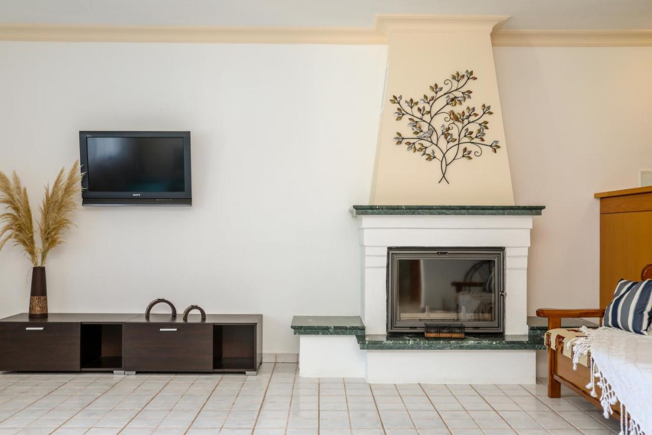 Moni Evaggelistrias Villa Mitzelos מראה חיצוני תמונה